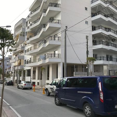Kosta'S City Apartment Sarande Bagian luar foto