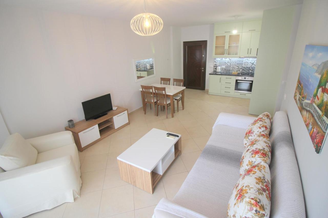Kosta'S City Apartment Sarande Bagian luar foto