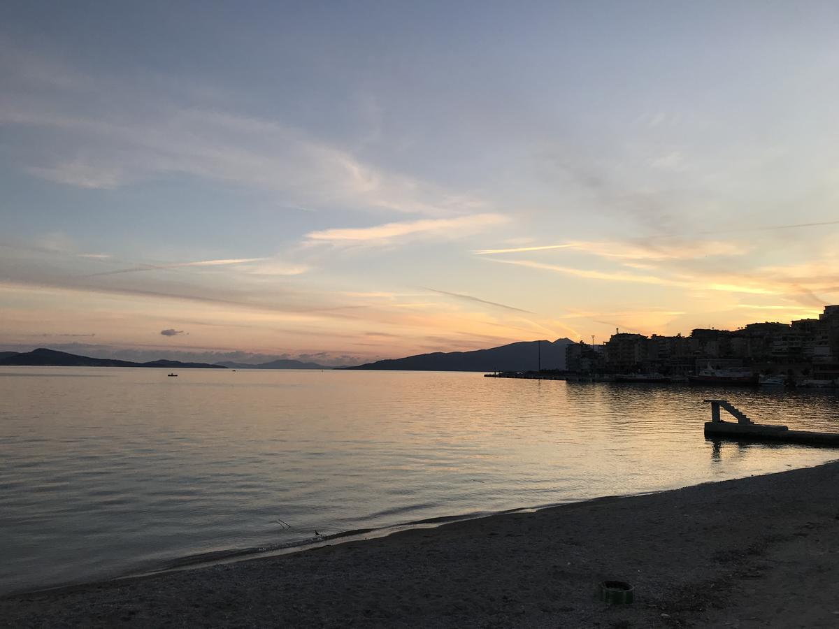 Kosta'S City Apartment Sarande Bagian luar foto